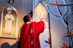 63 umieszczenie Najśw. Sakramentu w Grobie Pańskim